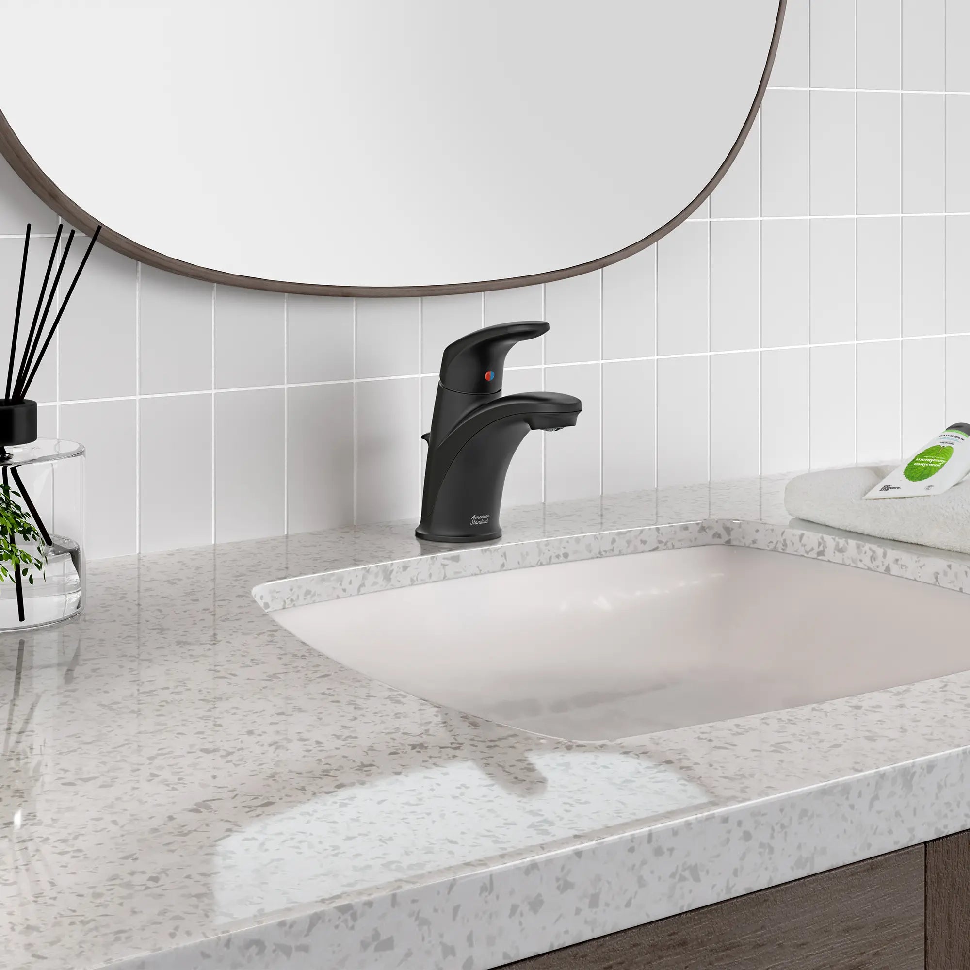 Monomando para lavabo Colony® Pro // MATTE BLACK // 186654_ColonyPro_EnvironmentCloseUp_7075100.243_0002_Oct2023_CDNwebp.webp