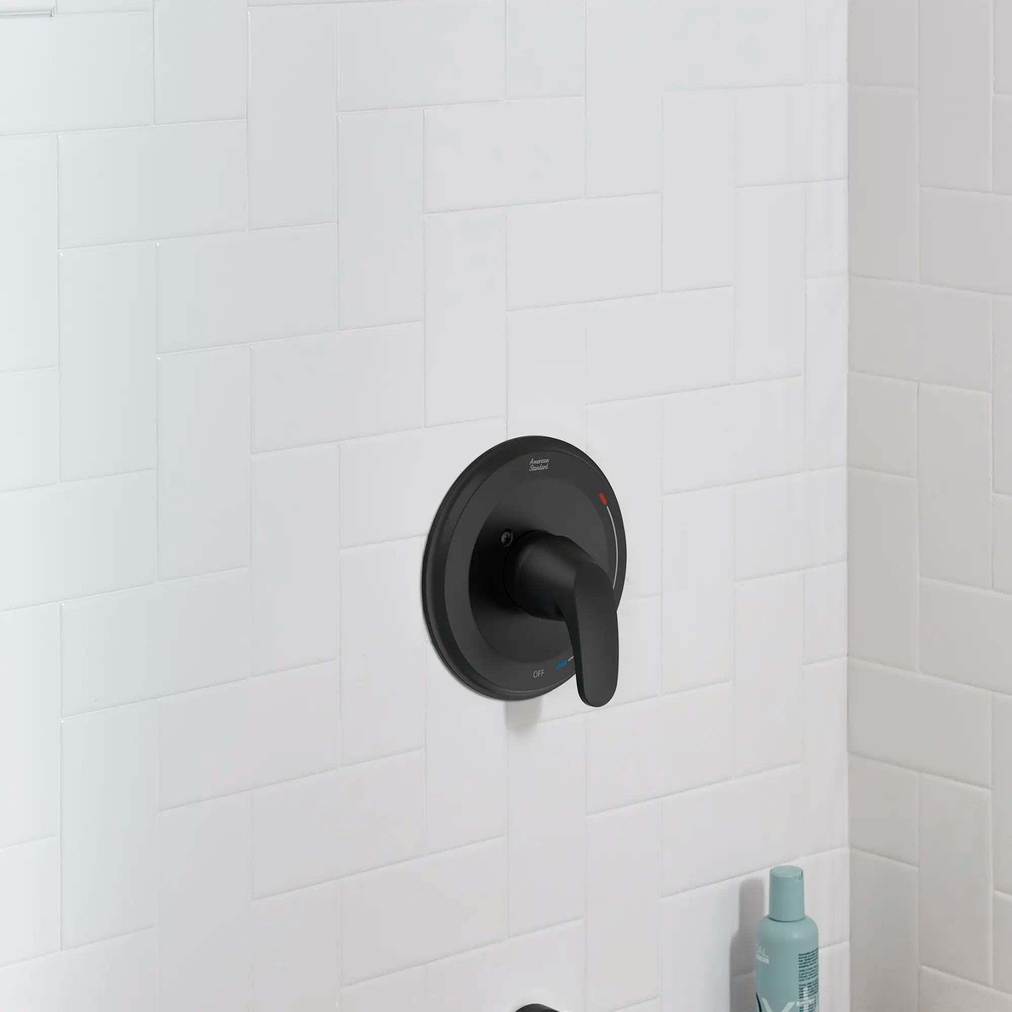Monomando para regadera Colony® // VALVE ONLY / MATTE BLACK // 186657_ColonyPro_EnvironmentCloseUp_TU075500.243_0001_Oct2023_CDNwebp.webp