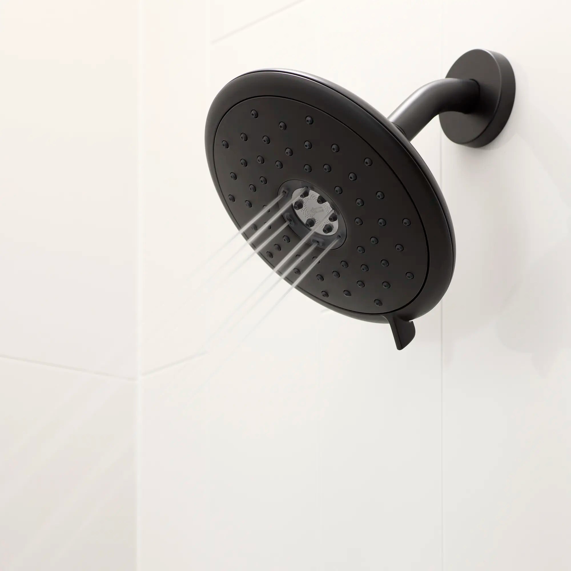 Kit de regadera Aspirations™ // SHOWER / NEGRO MATE // 231966_Aspirations_EnvironmentCloseUp_TU061507.243_0005_Nov2023_CDNwebp.webp