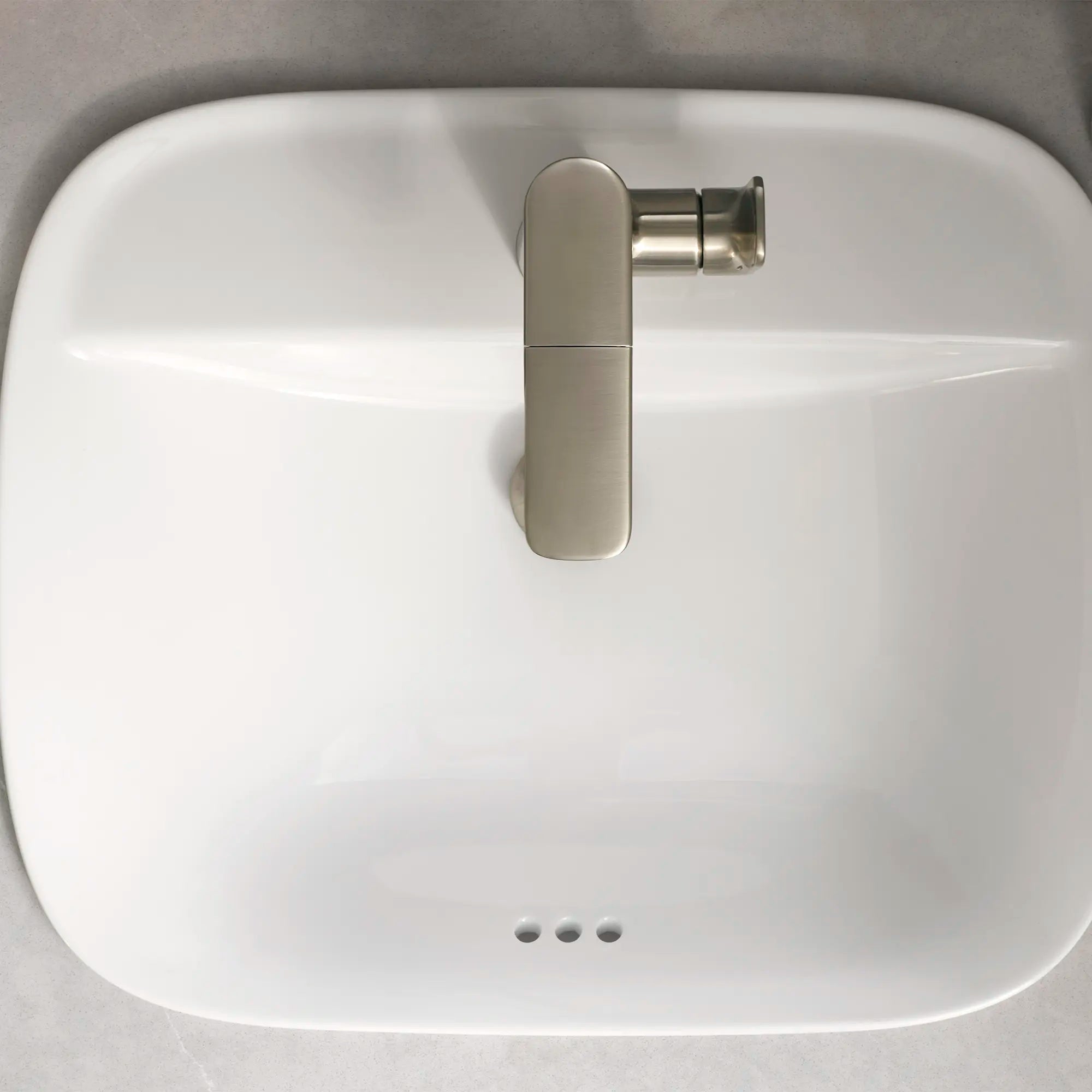 Monomando extraíble para lavabo Aspirations™ // BRUSHED NICKEL // 231977_Aspirations_EnvironmentCloseUp_7061121.295_0002_Nov2023_CDNwebp.webp