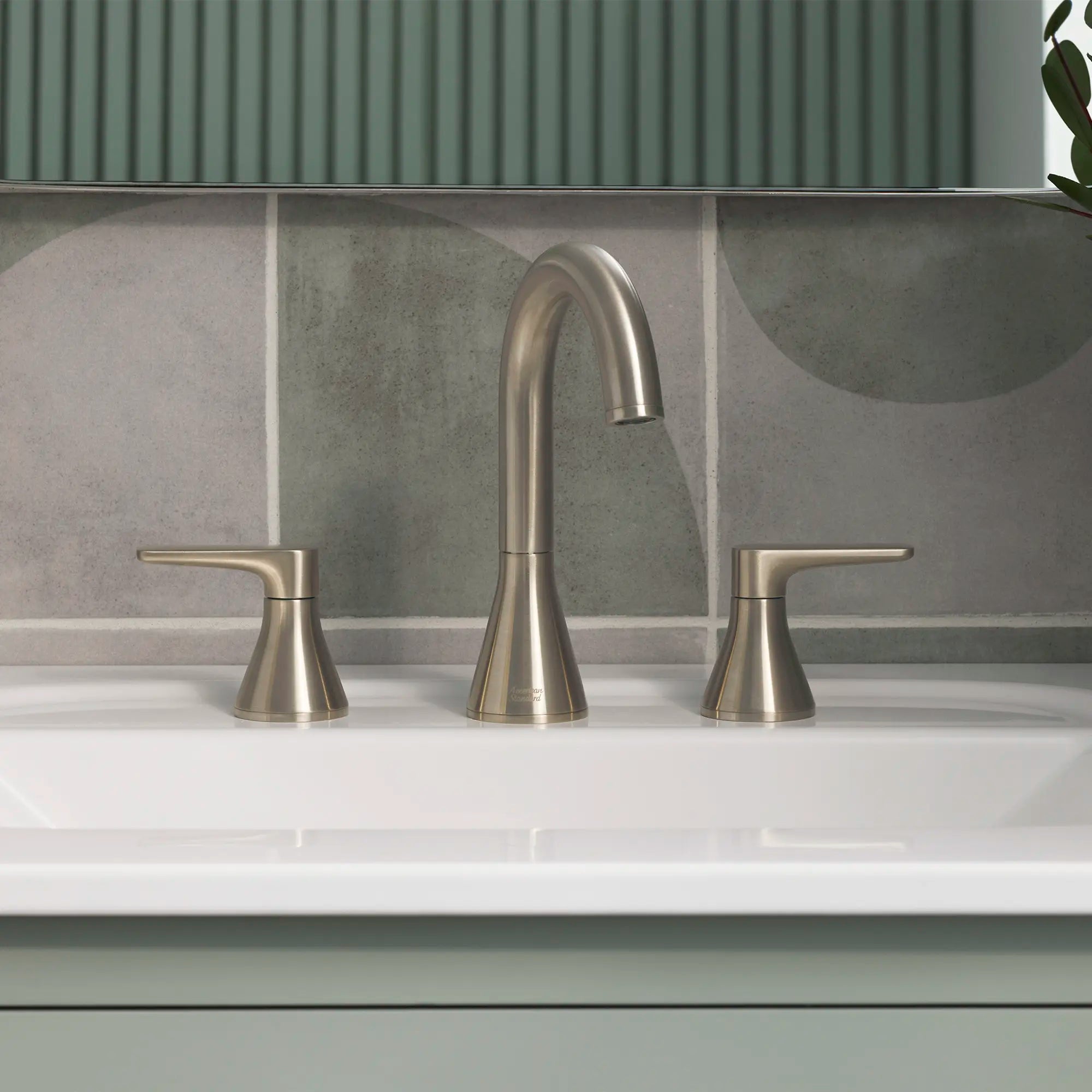 Duomando para lavabo Aspirations™ // BRUSHED NICKEL // 231981_Aspirations_EnvironmentCloseUp_7061801.295_0001_Nov2023_CDNwebp.webp