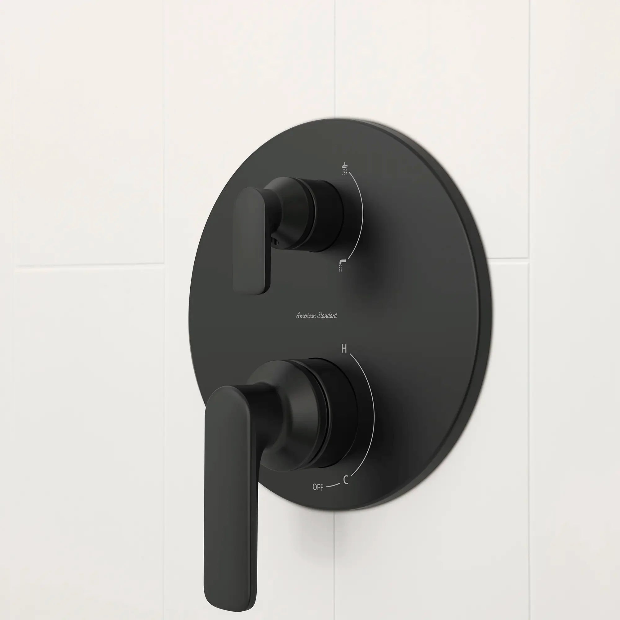 Monomando con desviador para regadera Aspirations™ // NEGRO MATE // 233875_Aspirations_EnvironmentCloseUp_TU061740.243_0001_Nov2023_CDNwebp.webp