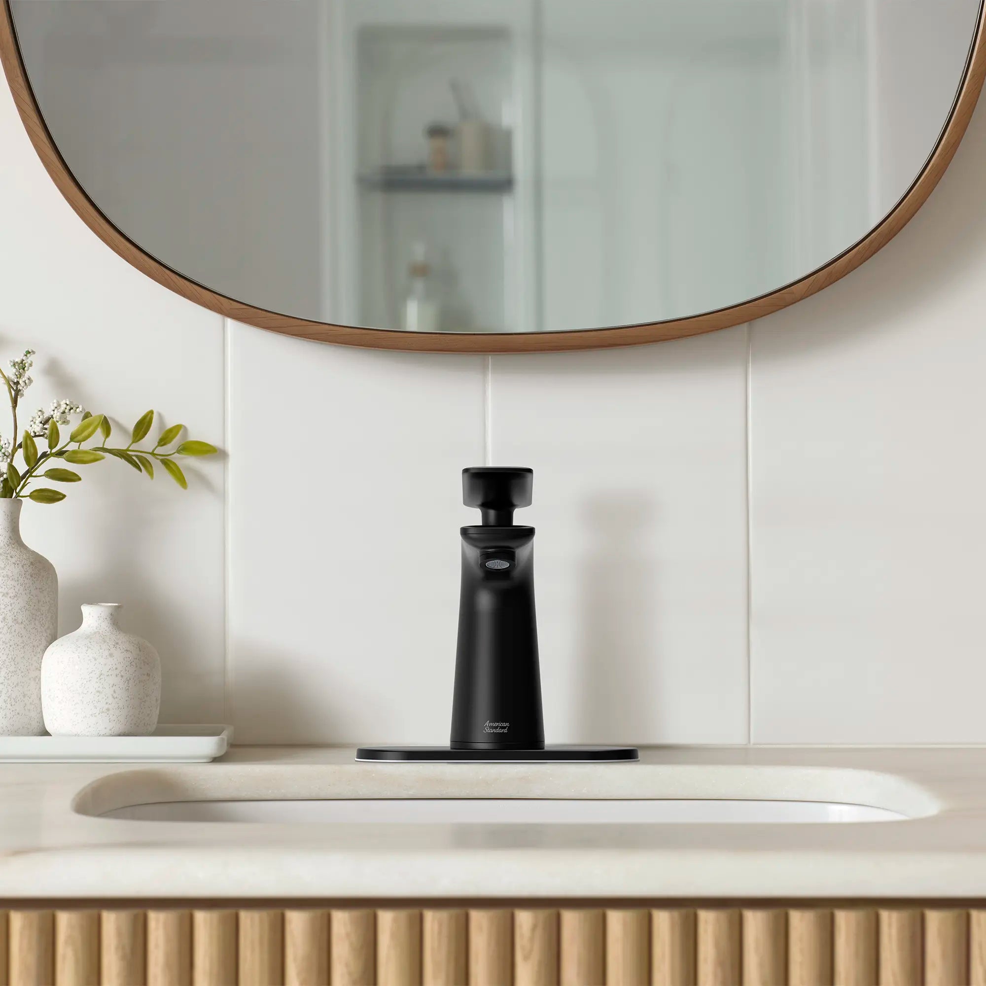Monomando para lavabo Aspirations™ // NEGRO MATE // 233904_Aspirations_EnvironmentCloseUp_706110.243_70204P0.243_1607000.020_0001_Nov2023_CDNwebp.webp