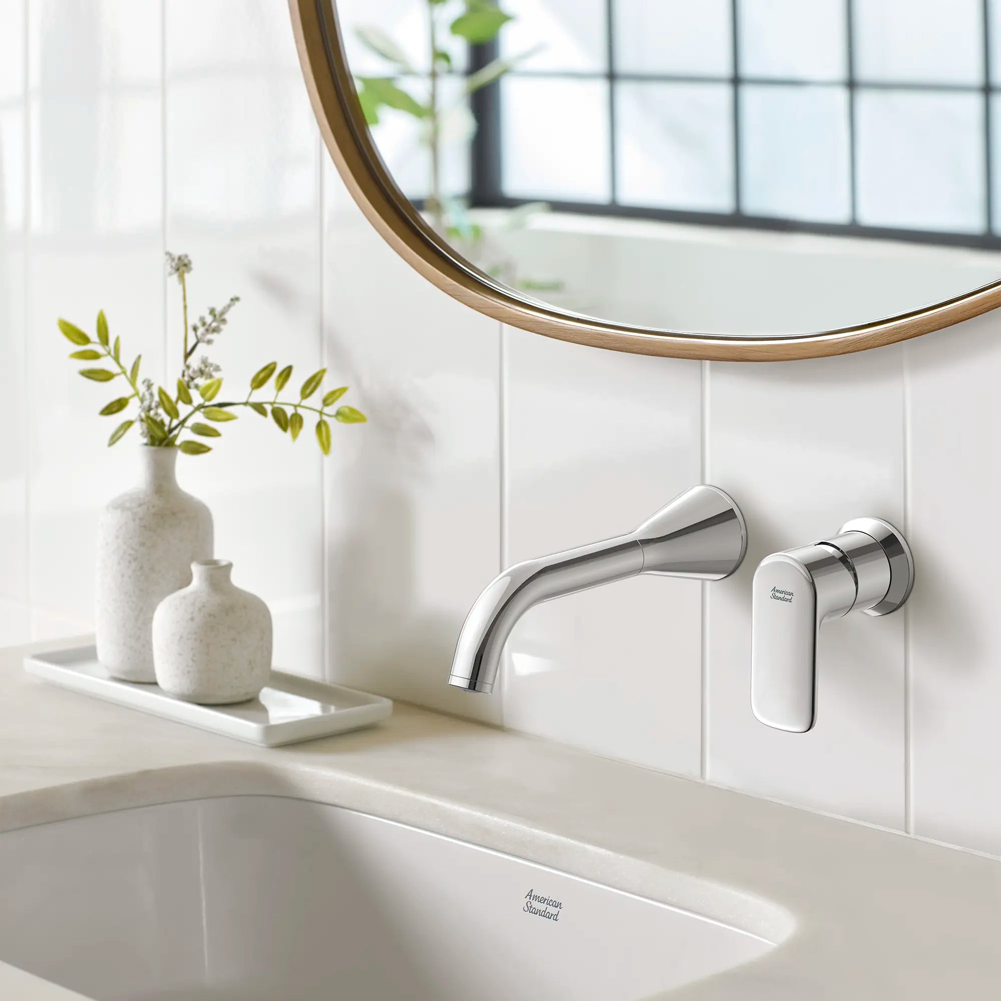 Monomando para lavabo Aspirations™ de montaje a pared // CROMO // 233910_Aspirations_EnvironmentCloseUp_7061461.002_1607000.020_0001_Nov2023_CDNwebp.webp