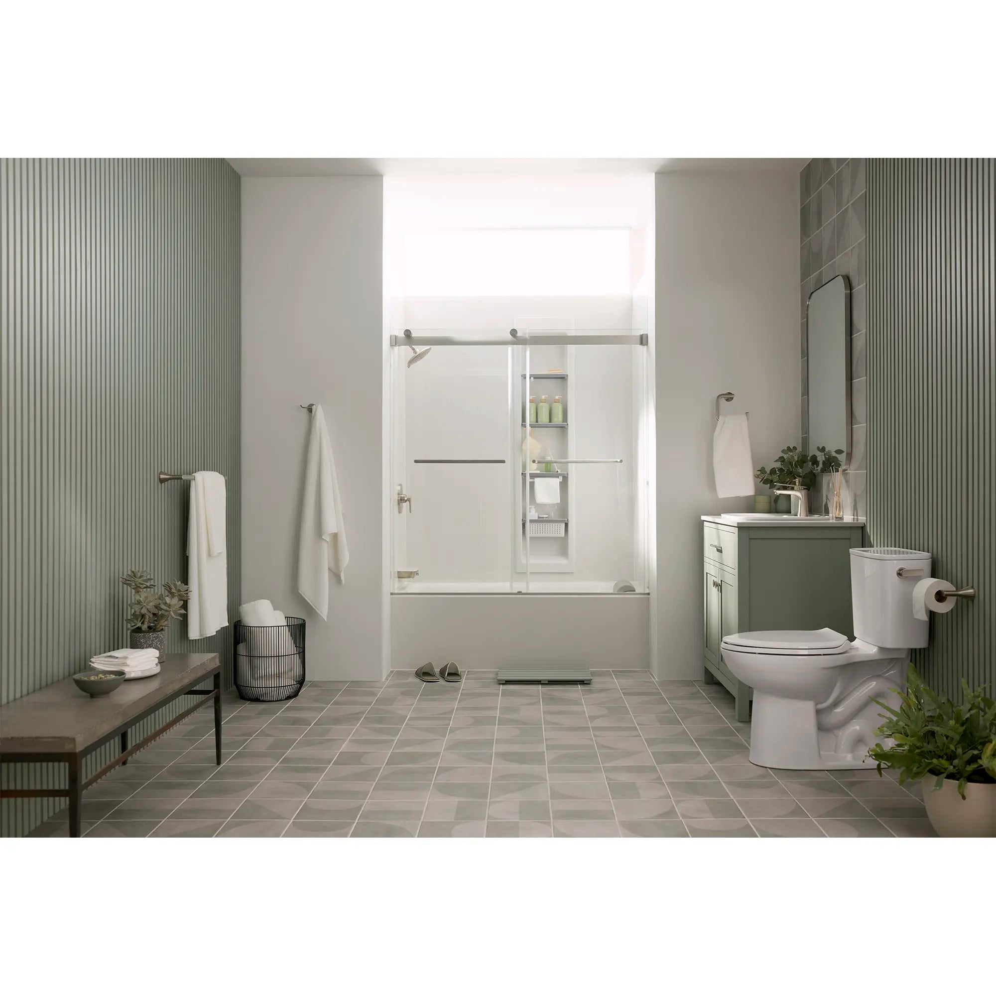 Monomando para lavabo Aspirations™ // BRUSHED NICKEL // 233937_Aspirations_EnvironmentFull_250AA808.020_706110.295_AM00853400.295_7194000_7192000_7181000_2952BWT32.020_2964102.020_7381987-100.295_0001_Nov2023_CDNwebp.webp