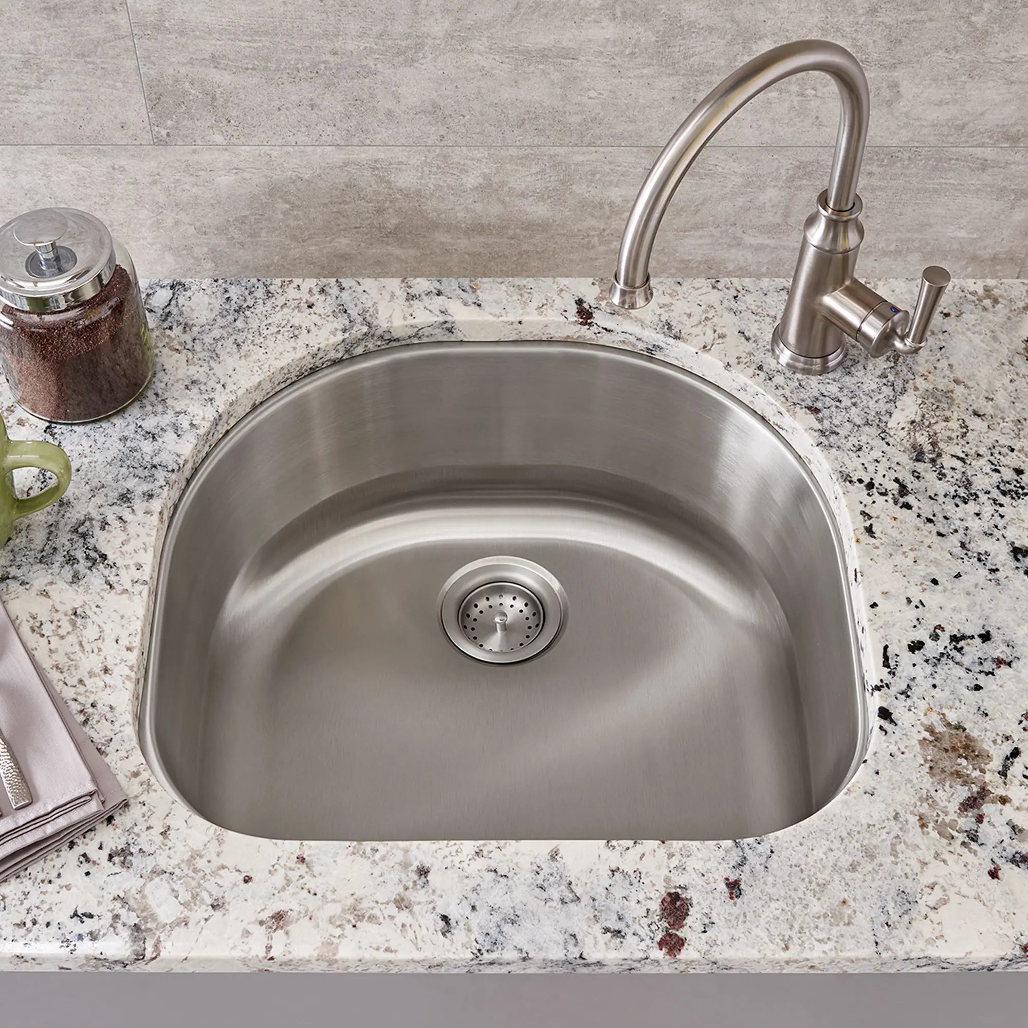 Tarja para cocina Portsmouth de acero inoxidable de 585 x 534 mm // ACERO INOXIDABLE // 69070_B-18SB9232100S075_4285051075_CDNwebp.webp