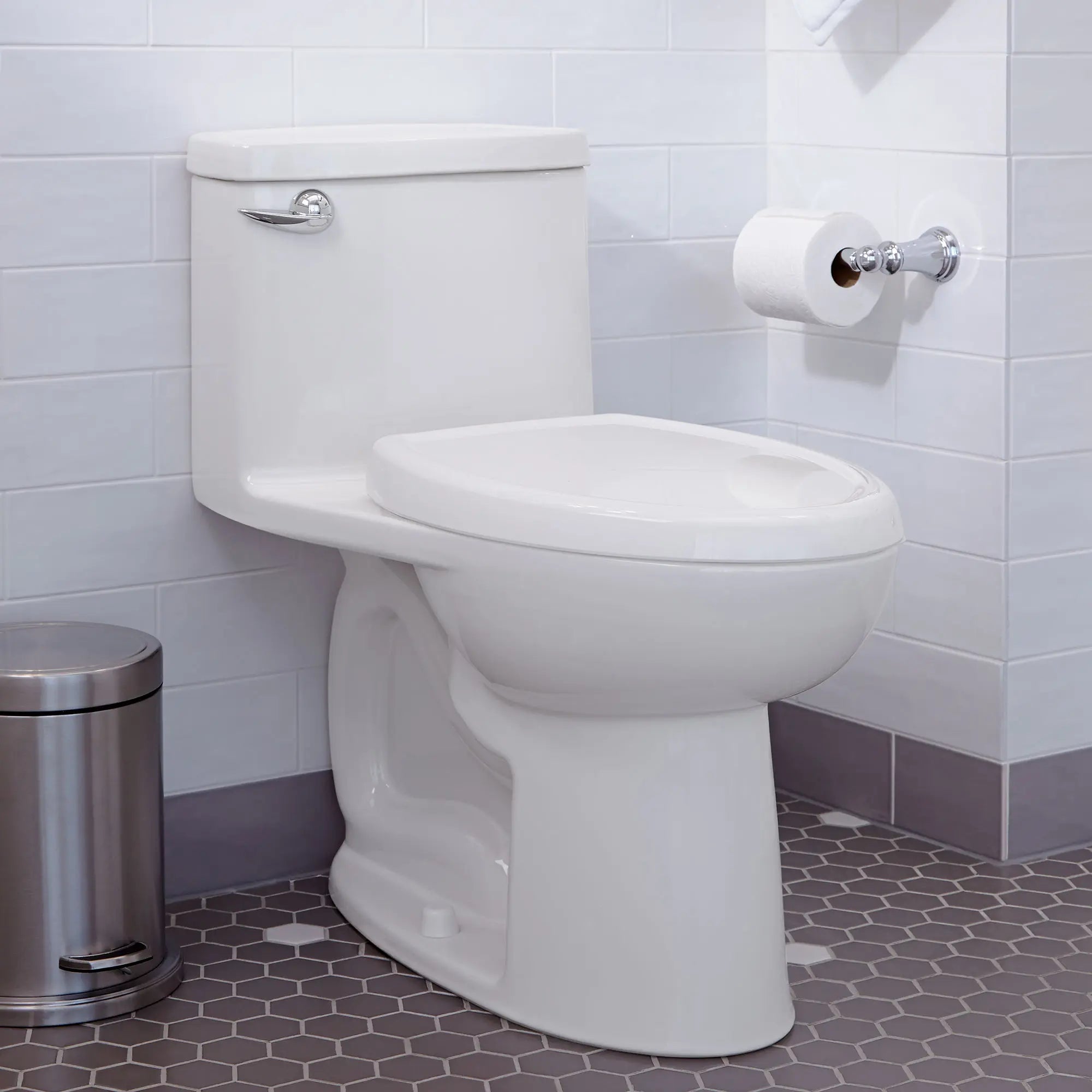 Asiento de cierre lento Cadet // BLANCO // 74397_B-5350110020_CDNwebp_39c3d0be-16f6-4675-bee9-4d0a8fca3167.webp