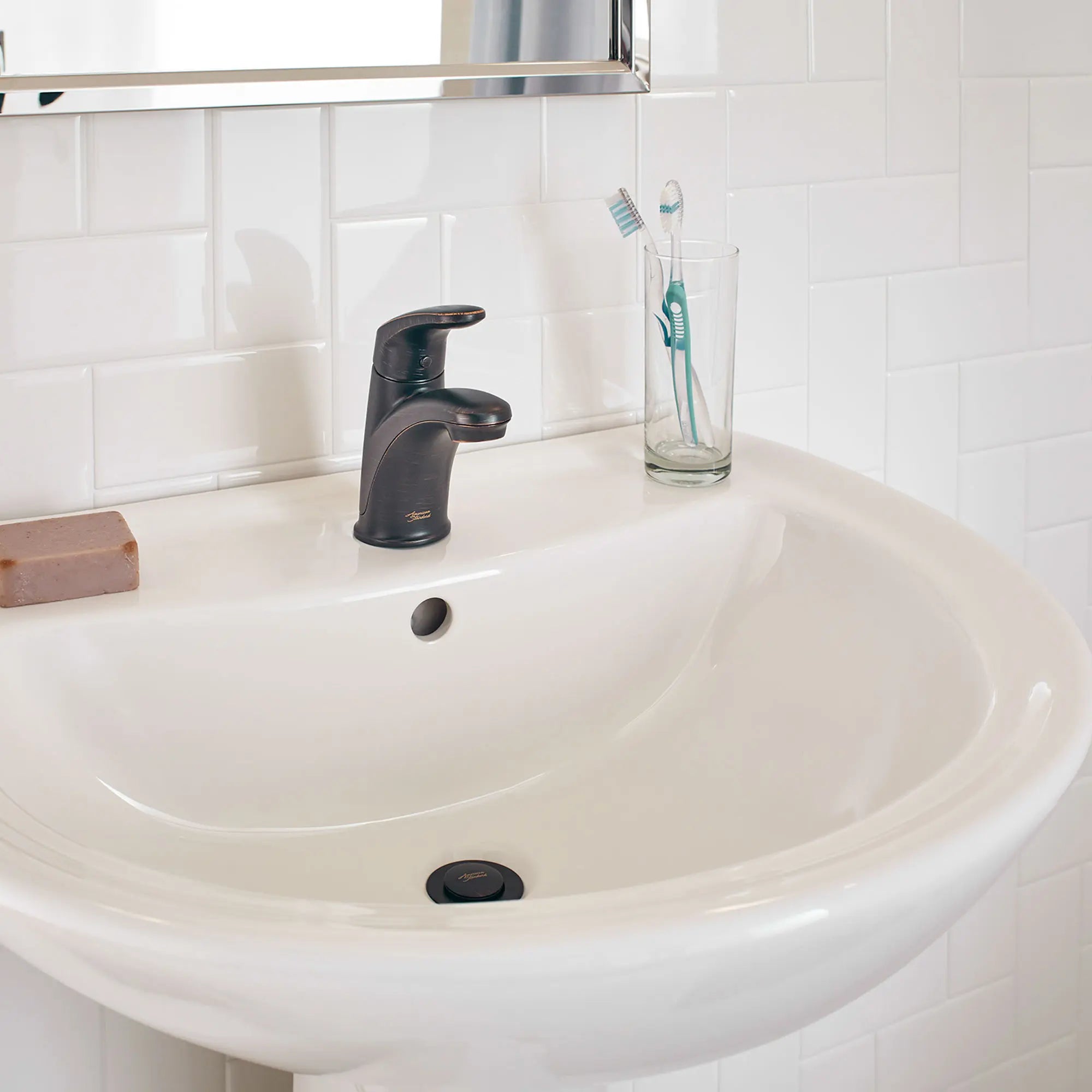 Monomando para lavabo Colony® Pro // LEGACY BRONZE // 76357_B-7075100278_CDNwebp_2798115c-0fad-425b-a0e8-120c58d6a4a4.webp