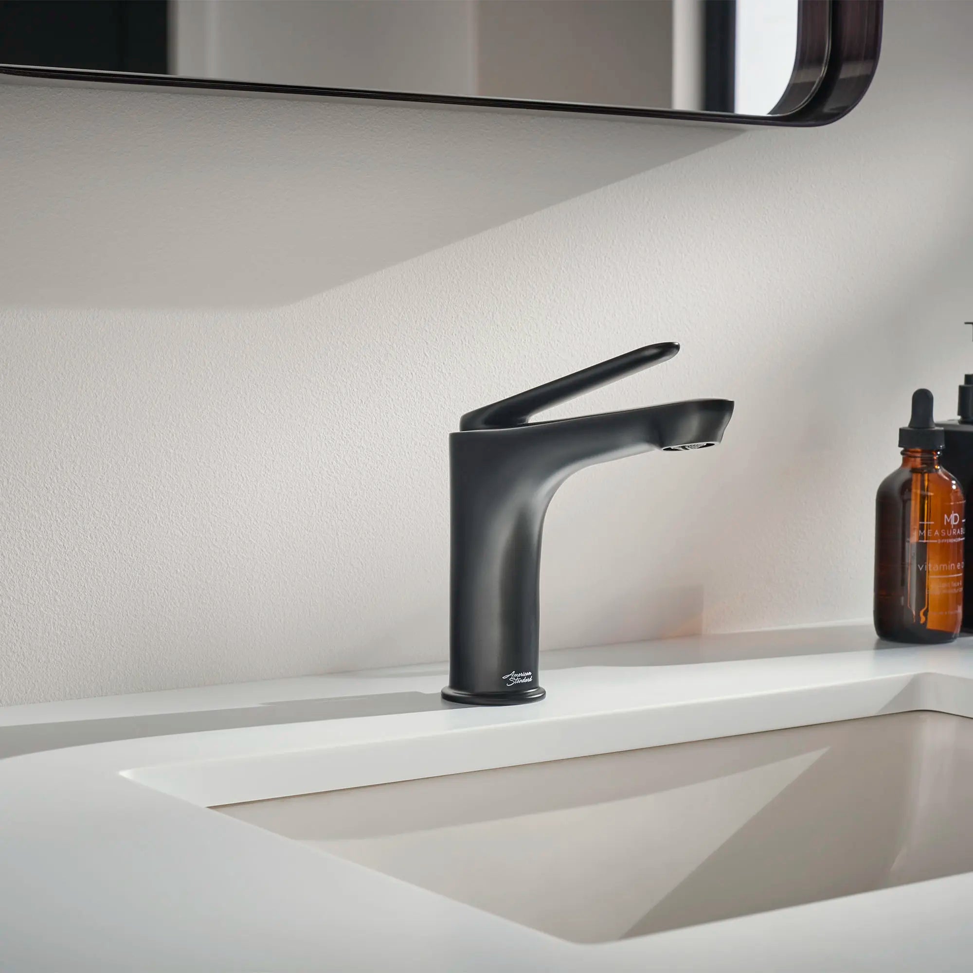 Monomando para lavabo Studio S // NEGRO MATE // 76550_B-7105101243_CDNwebp.webp