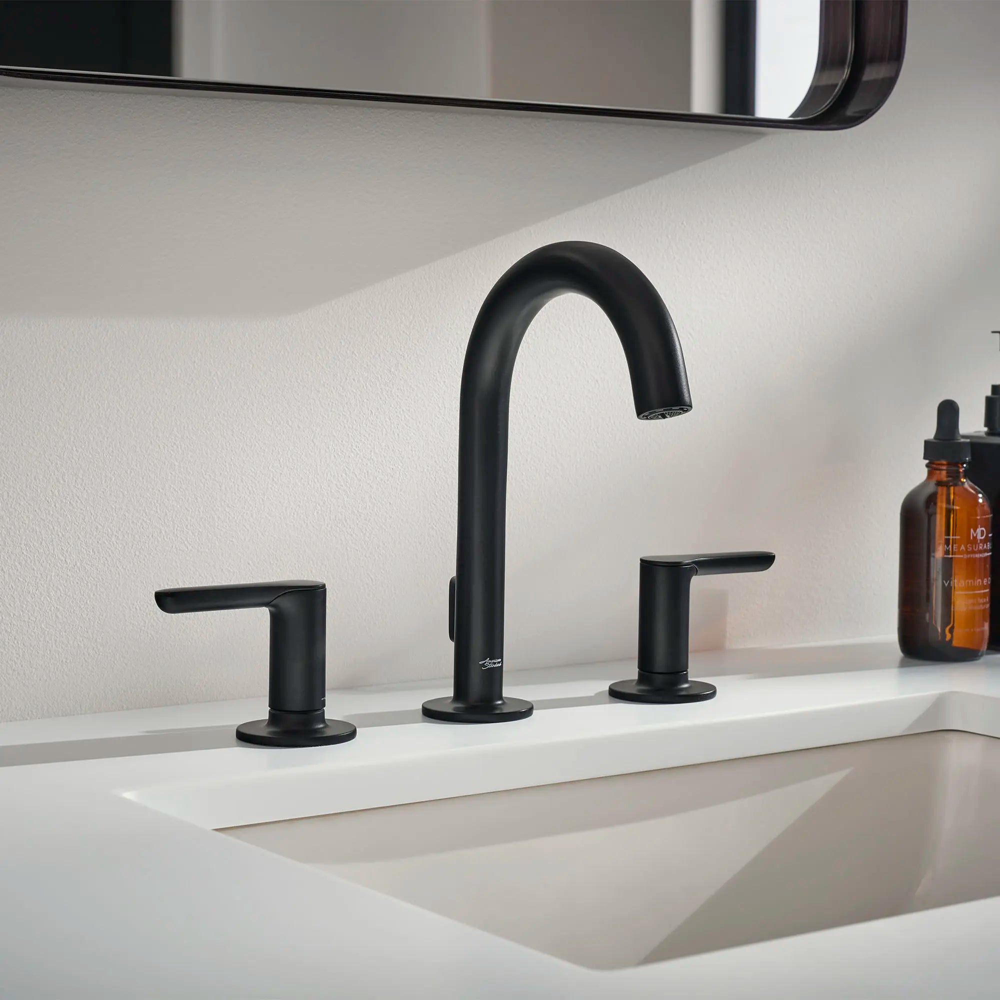 Duomando para lavabo Studio S de 6'' a 12'' // NEGRO MATE // 76604_B-7105801243_CDNwebp.webp
